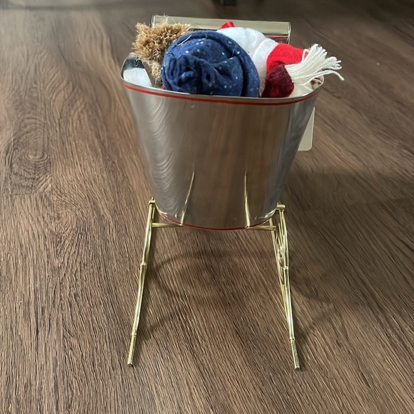 Charles Wysocki. Christmas Sleigh Unique Decoration NWT - Picture 3 of 4